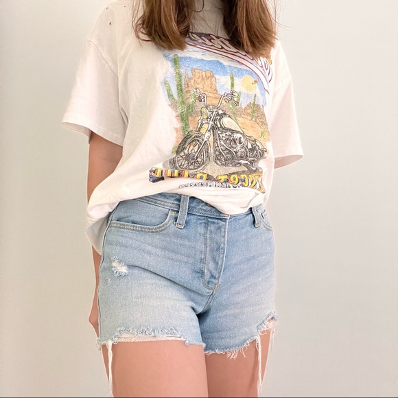 Hollister High Rise Mom Shorts 3” - Picture 2 of 4